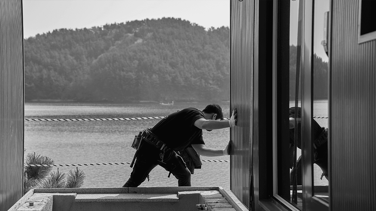 company introduction black white